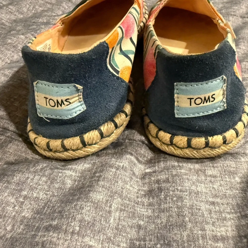 Toms brighten your